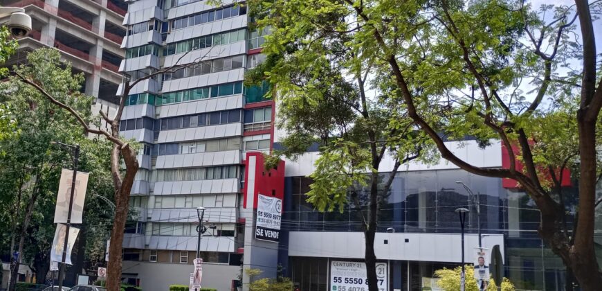 Oficinas a un paso del metrobus y a lado de Plaza Inn con vigilancia