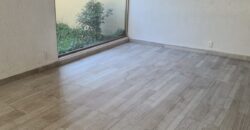 Espaciosa Casa Semi Remodelada en Venta en Hacienda de Echegaray, Naucalpan de Juárez