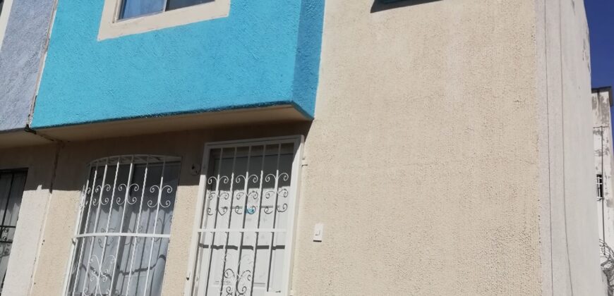 Casa  en ESQUINA de 2 recámaras Jardines de Santa Rosa, Puebla