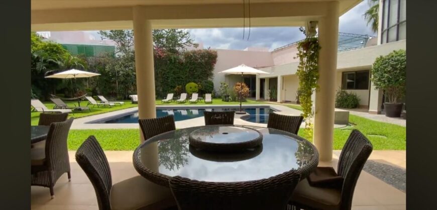 Hermosa casa en Venta en Fraccionamienito Burgos, Temixco