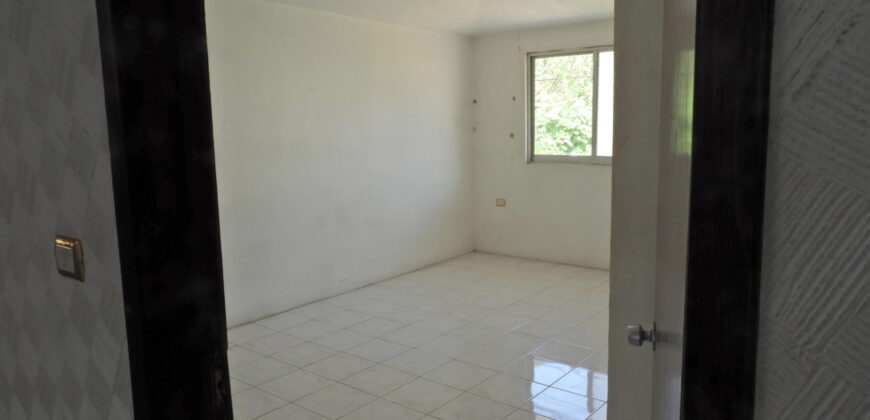 EXCELENTE CASA CERCA DE LA U.V. USBI, XALAPA Y LOS LAGOS, 2 RECAMARAS en P.B. $2,400,000.00