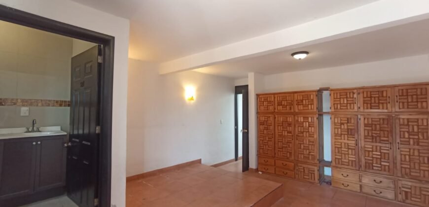 CASA EN VENTA EN JARDINES DE SANTA TERESA, CHAPULTEPEC $1,100,000