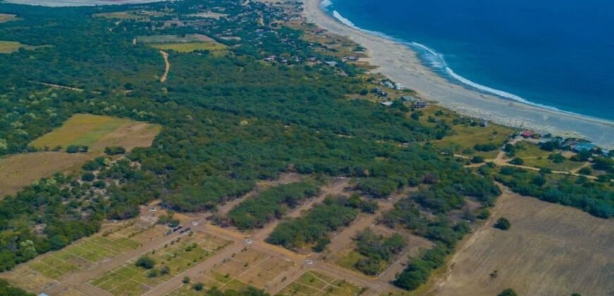 Lotes en Playa Azul a 120 metros de la Playa/ Residencial ZULL