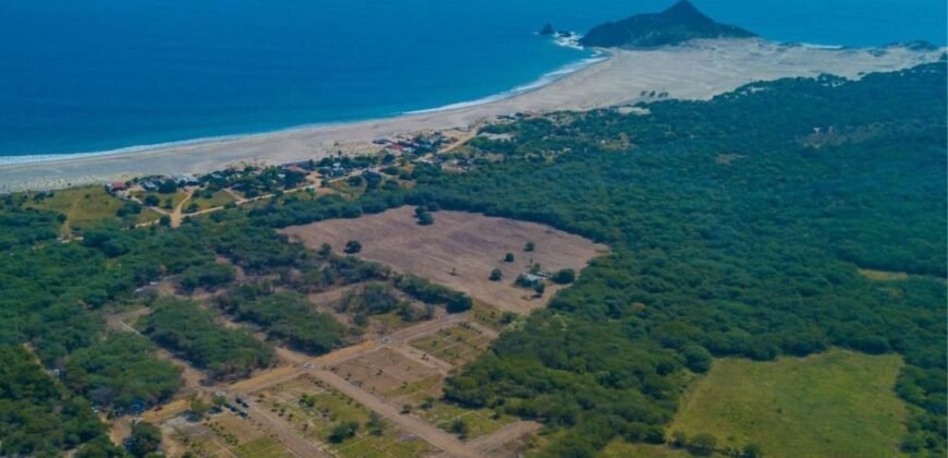 Lotes en Playa Azul a 120 metros de la Playa/ Residencial ZULL