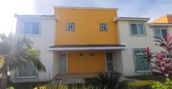 Renta Casa en Condominio Pedregal Las Flores
