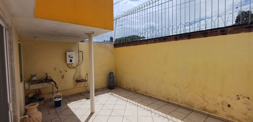 Renta Casa en Condominio Pedregal Las Flores