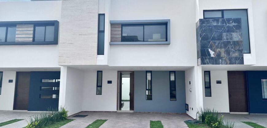 Casa en venta en Zapopan Norte, Coto Cerezo Valle imperial