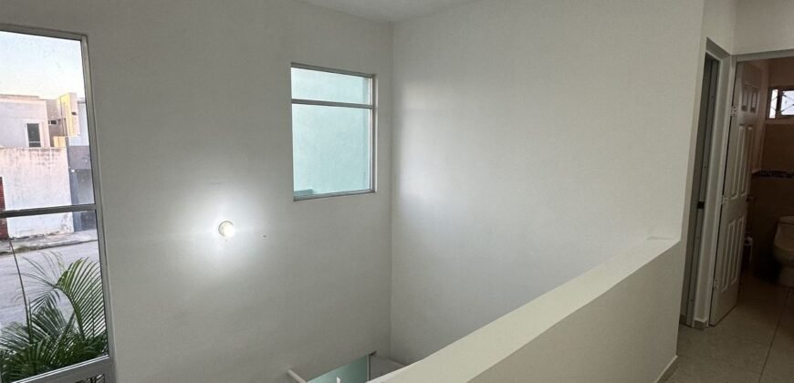 Casa en venta en Gran San Pedro Cholul con terraza y jardín amplio