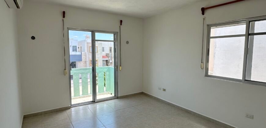 Casa en venta en Gran San Pedro Cholul con terraza y jardín amplio