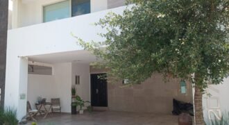 Casa en Venta de 4 niveles en Cumbres Madeira Sector Alpes