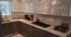 Casa en Venta de 4 niveles en Cumbres Madeira Sector Alpes