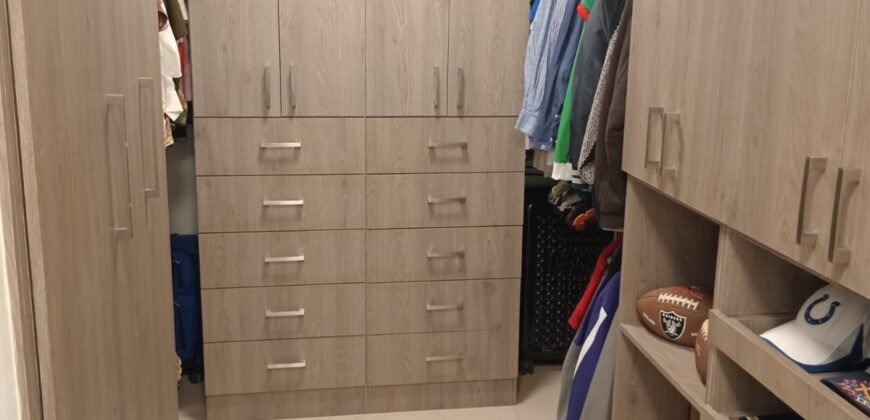 Casa en Venta de 4 niveles en Cumbres Madeira Sector Alpes