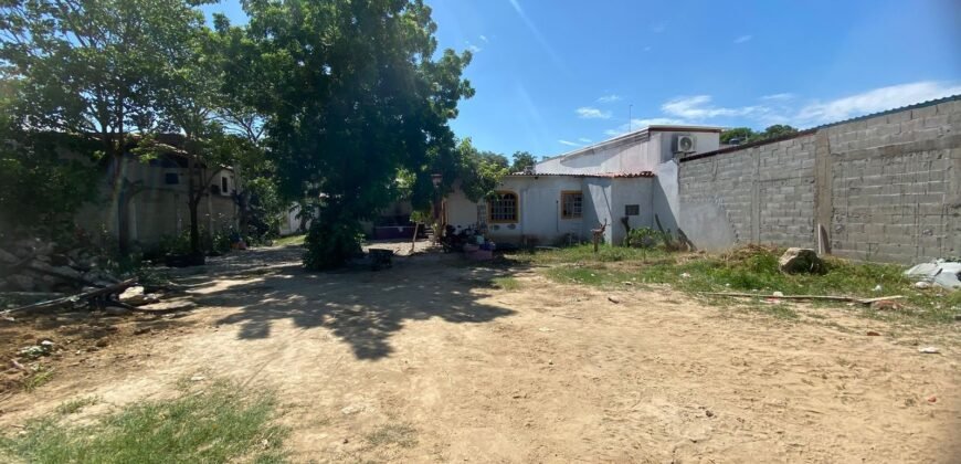 Terreno amplio con palapa y casa/oficina en venta, 1,542.61 mt2!! 🚨 Gran oportunidad!!!, Carr. 20 de Nov. S/N Sabina, Vhsa, Tab. 🏠 $6,170,000