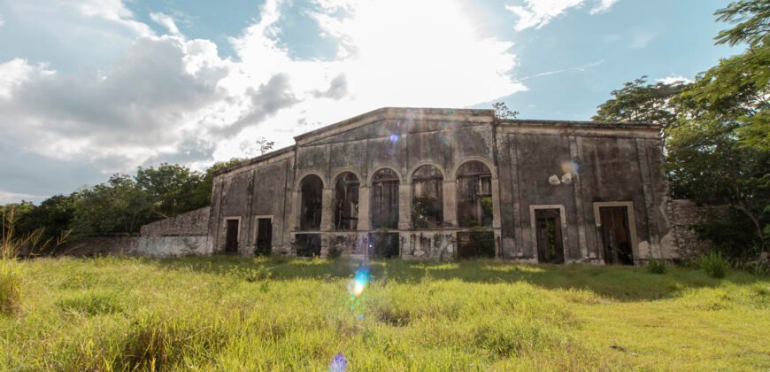 Terreno Comercial o para departamentos en Zona Country