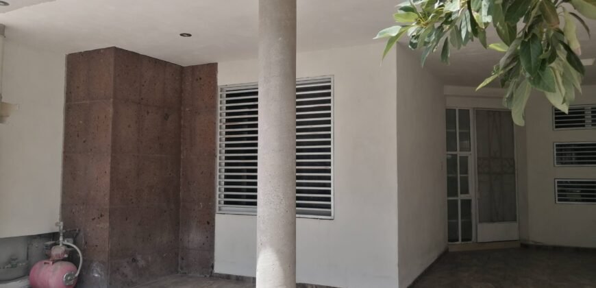 Renta Hermosa Casa de 4 hab cerca de Zona Industrial y Centro