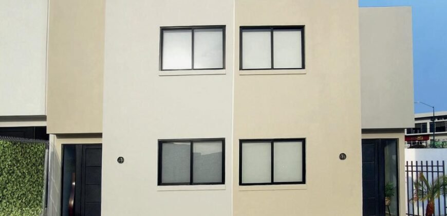 Casa Ibiza Residencial: Tu Hogar Céntrico con Estilo