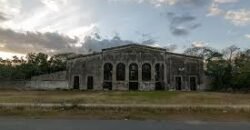 Terreno Comercial o para departamentos en Zona Country