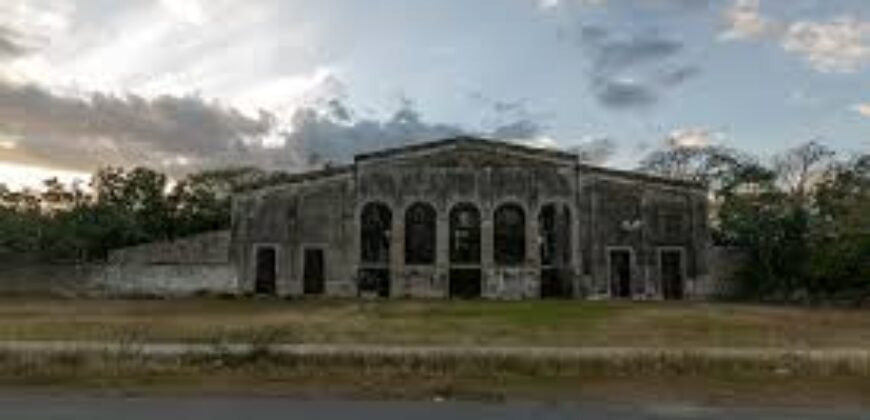 Terreno Comercial o para departamentos en Zona Country