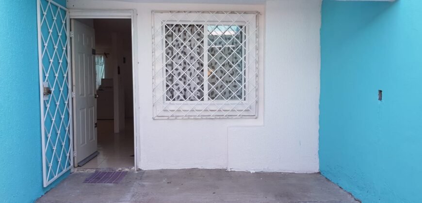 Venta Casa sobre calle.