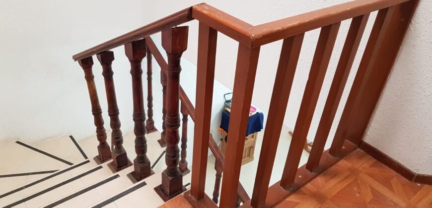 Venta Casa sobre calle.