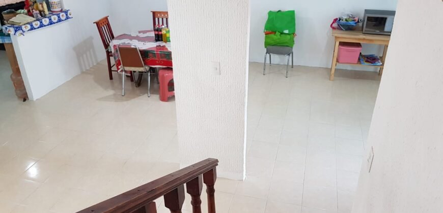 Venta Casa sobre calle.