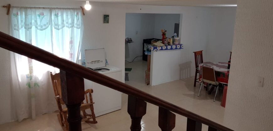 Venta Casa sobre calle.