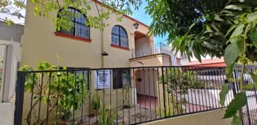 CASA EN VENTA EN JARDINES ALCALDE – GUADALAJARA