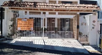 Acogedora Casa, Transito Local, Enorme Potencial, Altísima Plusvalía, Zona Muy Segura. MAGNIFICO PRECIO