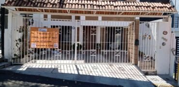 Acogedora Casa, Transito Local, Enorme Potencial, Altísima Plusvalía, Zona Muy Segura. MAGNIFICO PRECIO