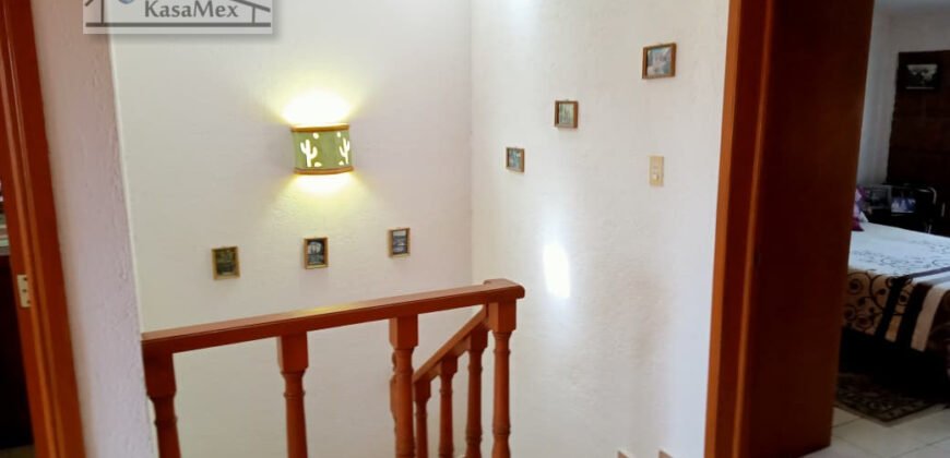 Acogedora Casa, Transito Local, Enorme Potencial, Altísima Plusvalía, Zona Muy Segura. MAGNIFICO PRECIO