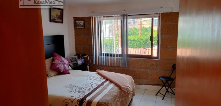 Acogedora Casa, Transito Local, Enorme Potencial, Altísima Plusvalía, Zona Muy Segura. MAGNIFICO PRECIO