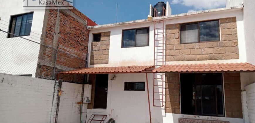 Acogedora Casa, Transito Local, Enorme Potencial, Altísima Plusvalía, Zona Muy Segura. MAGNIFICO PRECIO