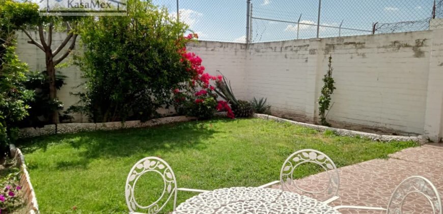 Acogedora Casa, Transito Local, Enorme Potencial, Altísima Plusvalía, Zona Muy Segura. MAGNIFICO PRECIO