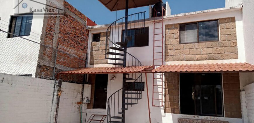Acogedora Casa, Transito Local, Enorme Potencial, Altísima Plusvalía, Zona Muy Segura. MAGNIFICO PRECIO