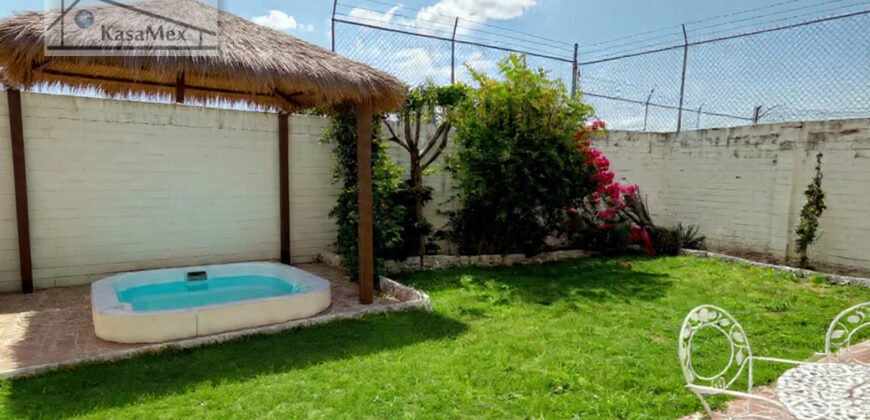 Acogedora Casa, Transito Local, Enorme Potencial, Altísima Plusvalía, Zona Muy Segura. MAGNIFICO PRECIO