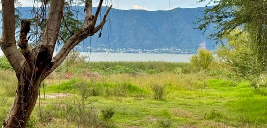 Fixer Upper, San Cristóbal Lakefront