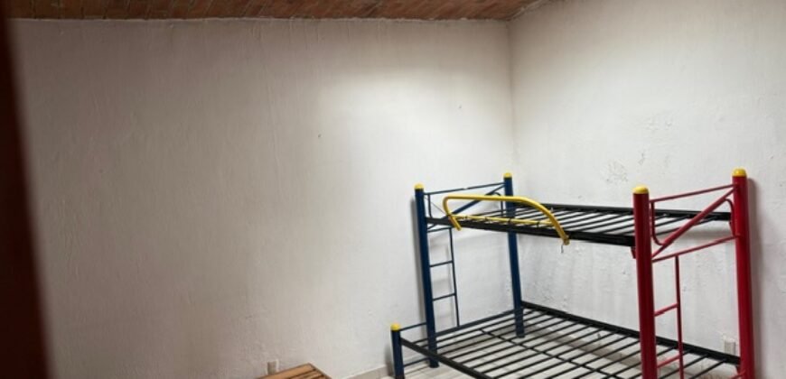 Fixer Upper, San Cristóbal Lakefront