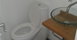 SE RENTA MODERNA CASA EN PROYECTO PRIVADO CON ACCESO CONTROLADO CENTRICAMENTO UBICADA A SOLO 5 MIN. DE LA ZONA RÍO, GARITA DE SAN ISIDRO, PLAZAS COMERCIALES, COLEGIOS, RESTAURANTES, BANCOS, HOTELES GIMNASIOS Y MÁS.