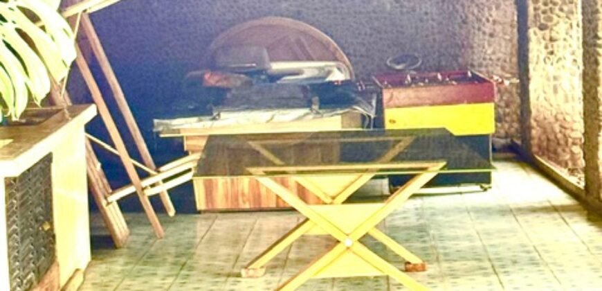 Fixer Upper, San Cristóbal Lakefront