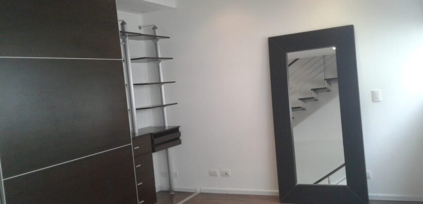 SE RENTA MODERNA CASA EN PROYECTO PRIVADO CON ACCESO CONTROLADO CENTRICAMENTO UBICADA A SOLO 5 MIN. DE LA ZONA RÍO, GARITA DE SAN ISIDRO, PLAZAS COMERCIALES, COLEGIOS, RESTAURANTES, BANCOS, HOTELES GIMNASIOS Y MÁS.