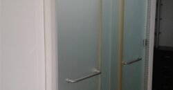 SE RENTA MODERNA CASA EN PROYECTO PRIVADO CON ACCESO CONTROLADO CENTRICAMENTO UBICADA A SOLO 5 MIN. DE LA ZONA RÍO, GARITA DE SAN ISIDRO, PLAZAS COMERCIALES, COLEGIOS, RESTAURANTES, BANCOS, HOTELES GIMNASIOS Y MÁS.