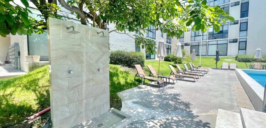 Lago Luna, Lake Views 2406