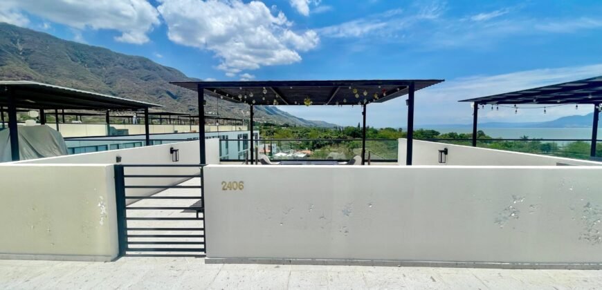 Lago Luna, Lake Views 2406