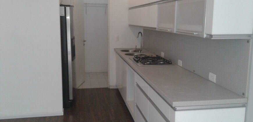 SE RENTA MODERNA CASA EN PROYECTO PRIVADO CON ACCESO CONTROLADO CENTRICAMENTO UBICADA A SOLO 5 MIN. DE LA ZONA RÍO, GARITA DE SAN ISIDRO, PLAZAS COMERCIALES, COLEGIOS, RESTAURANTES, BANCOS, HOTELES GIMNASIOS Y MÁS.