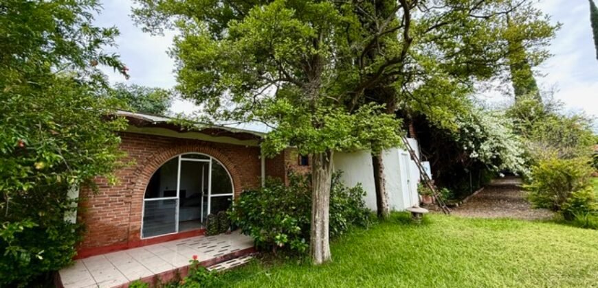 Fixer Upper, San Cristóbal Lakefront