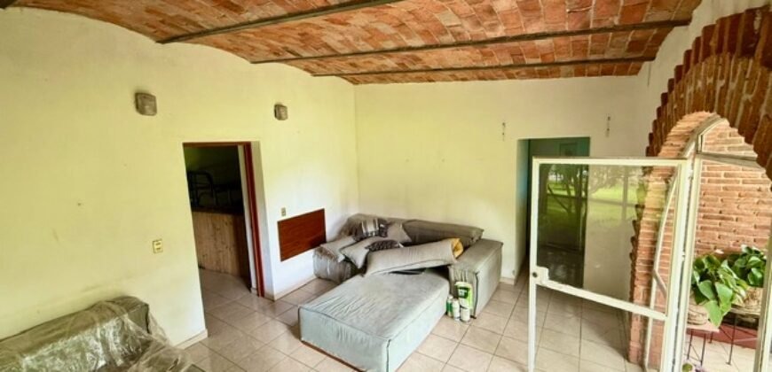 Fixer Upper, San Cristóbal Lakefront