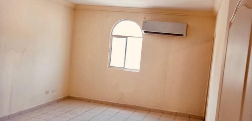SE VENDE AMPLIA CASA EN MEXICALLI (Fracc. Quinta del Rey)