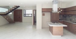 Hermosa Casa Nueva en Arbolada Bosques de Santa Anita, Tlajomulco. 236 Mts.