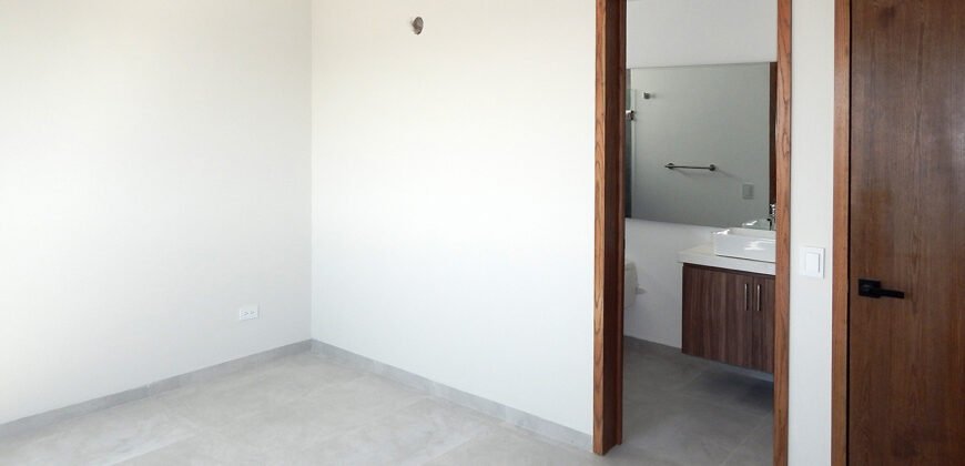 Hermosa Casa Nueva en Arbolada Bosques de Santa Anita, Tlajomulco. 236 Mts.