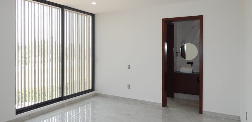 Casa Nueva en Punto Sur Elite, Tlajomulco. 306 Mts.